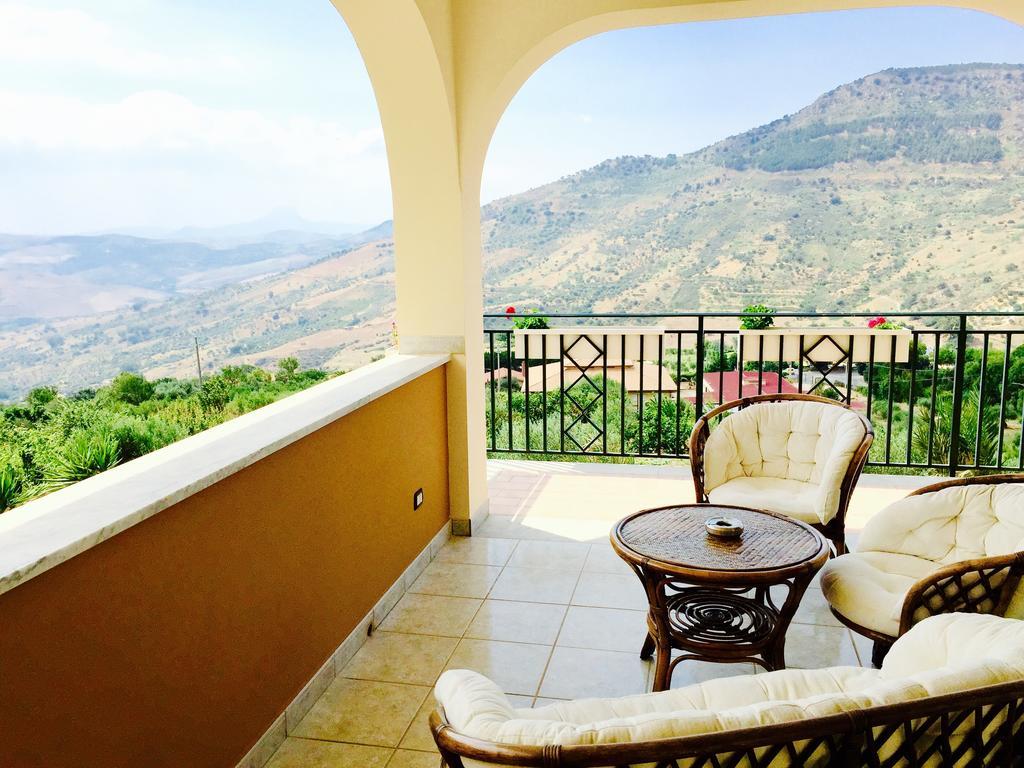 Villa Della Mimosa Alia Екстериор снимка