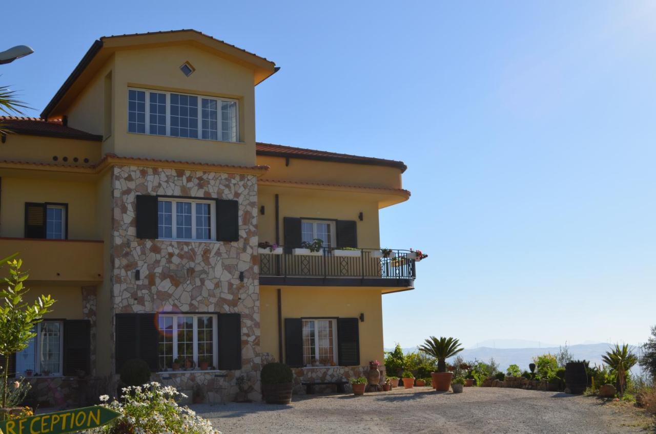 Villa Della Mimosa Alia Екстериор снимка